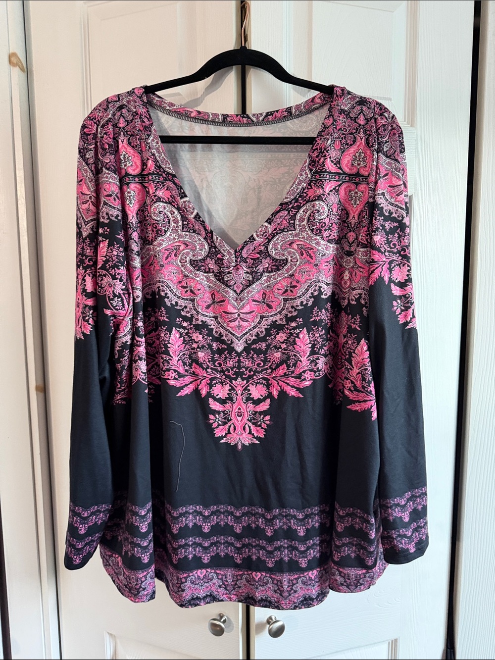 SHEIN Black & Pink V-Neck Paisley Print Long Sleeve Top